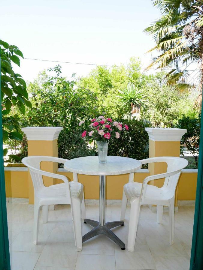 Yiannis Apartments Agios Georgios Pagoi Corfu アギオス・ゲオルギオス・パゴン エクステリア 写真