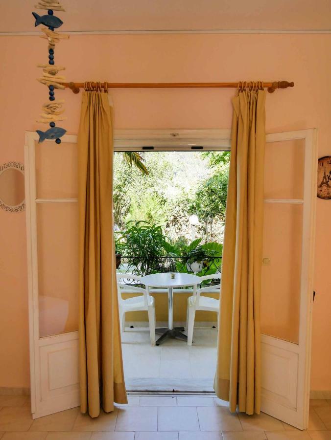 Yiannis Apartments Agios Georgios Pagoi Corfu アギオス・ゲオルギオス・パゴン エクステリア 写真
