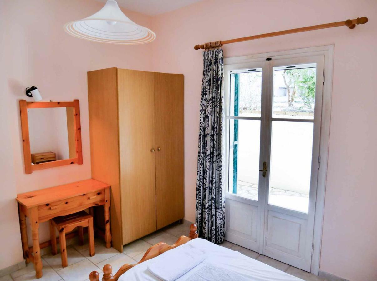 Yiannis Apartments Agios Georgios Pagoi Corfu アギオス・ゲオルギオス・パゴン エクステリア 写真