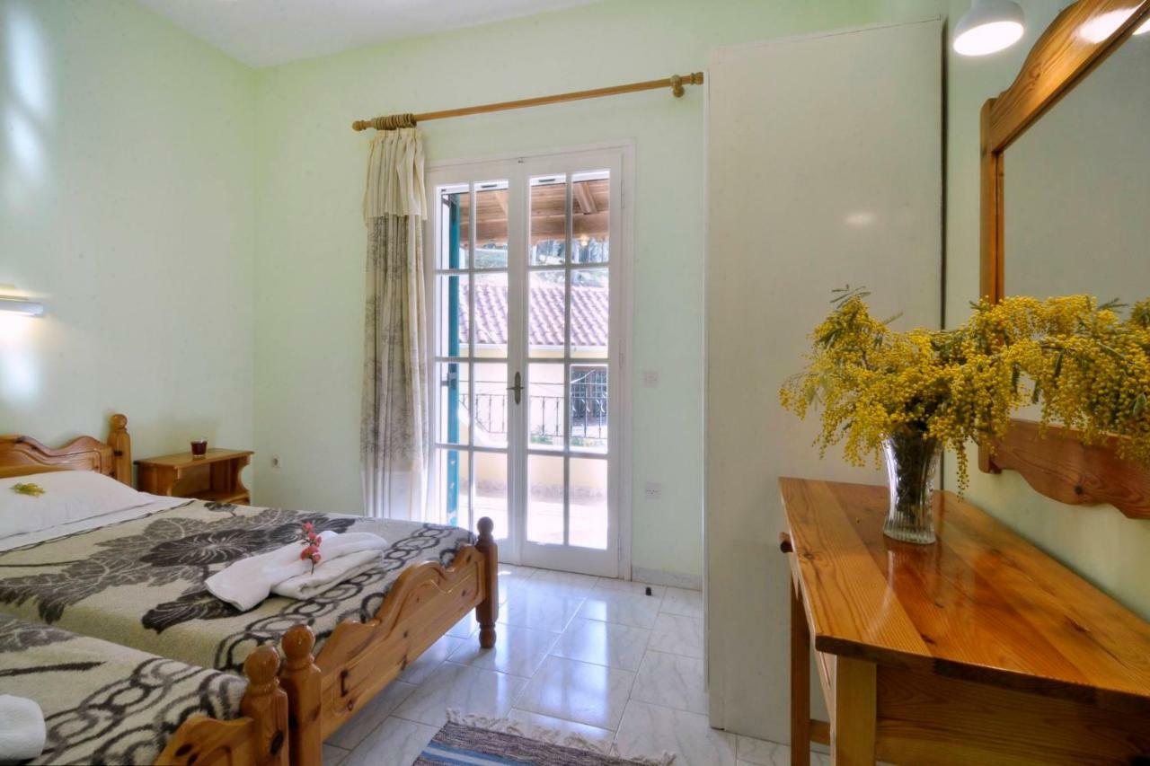 Yiannis Apartments Agios Georgios Pagoi Corfu アギオス・ゲオルギオス・パゴン エクステリア 写真